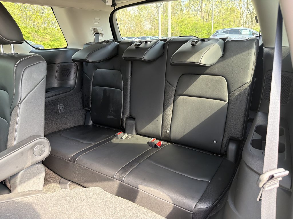 Certified 2025 Nissan Pathfinder SL w/ SL Premium Package FWD image 18