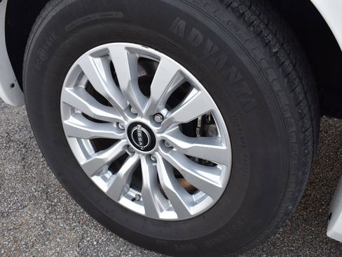 Used 2024 Nissan Armada SV image 13