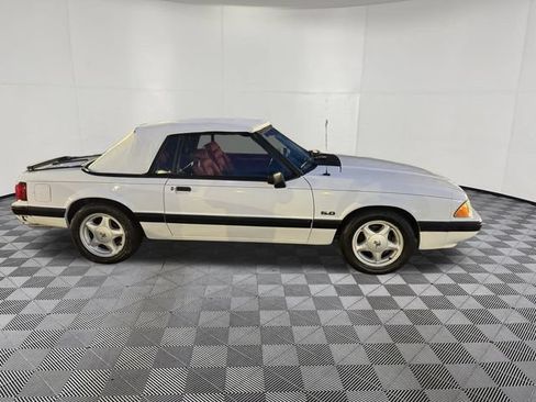 Used 1990 Ford Mustang LX RWD image 4