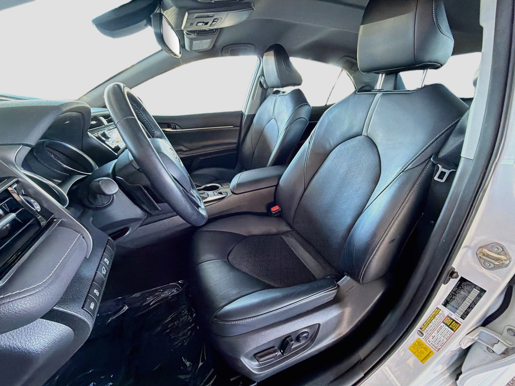Used 2020 Toyota Camry XSE FWD image 13