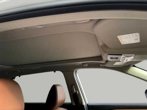 Used 2025 Nissan Rogue Platinum w/ Platinum Premium Package FWD image 27