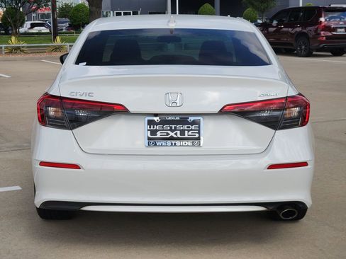 Used 2024 Honda Civic Sport image 6