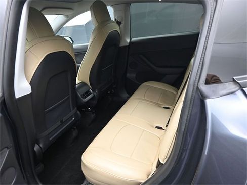 Used 2021 Tesla Model Y Long Range image 13