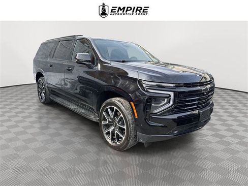 Used 2025 Chevrolet Suburban RST w/ Sun And Tow Package image 1