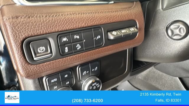 Used 2021 GMC Yukon XL Denali w/ LPO, Illumination Package AWD/4WD image 14