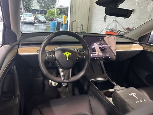 Used 2023 Tesla Model Y Performance image 7