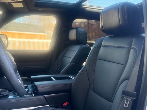 Used 2025 Toyota Tundra Limited image 15