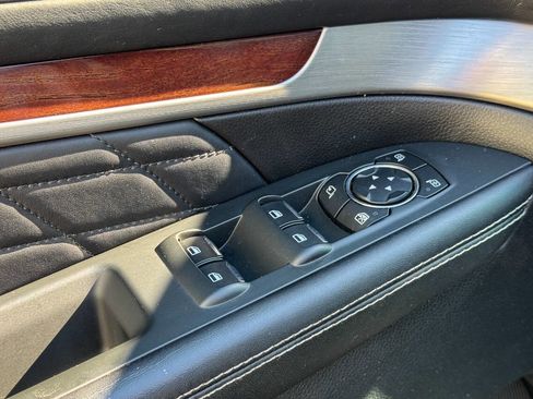 Used 2016 Ford Explorer Platinum image 28