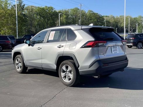 Used 2024 Toyota RAV4 XLE FWD image 3