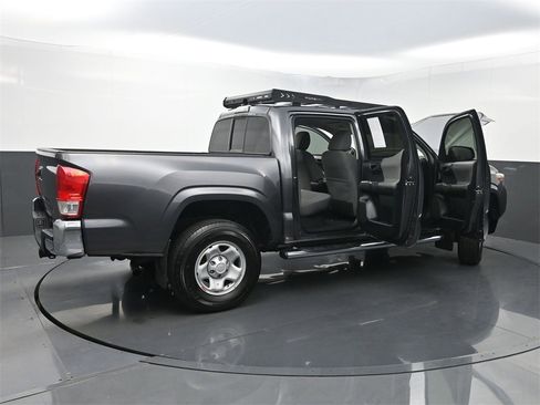 Used 2017 Toyota Tacoma SR5 image 36