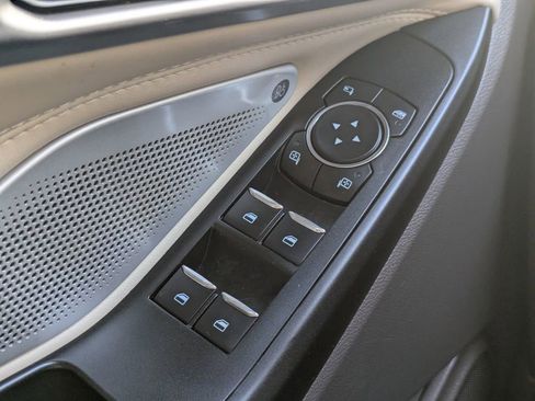 Used 2020 Ford Explorer Platinum w/ Premium Technology Package image 27