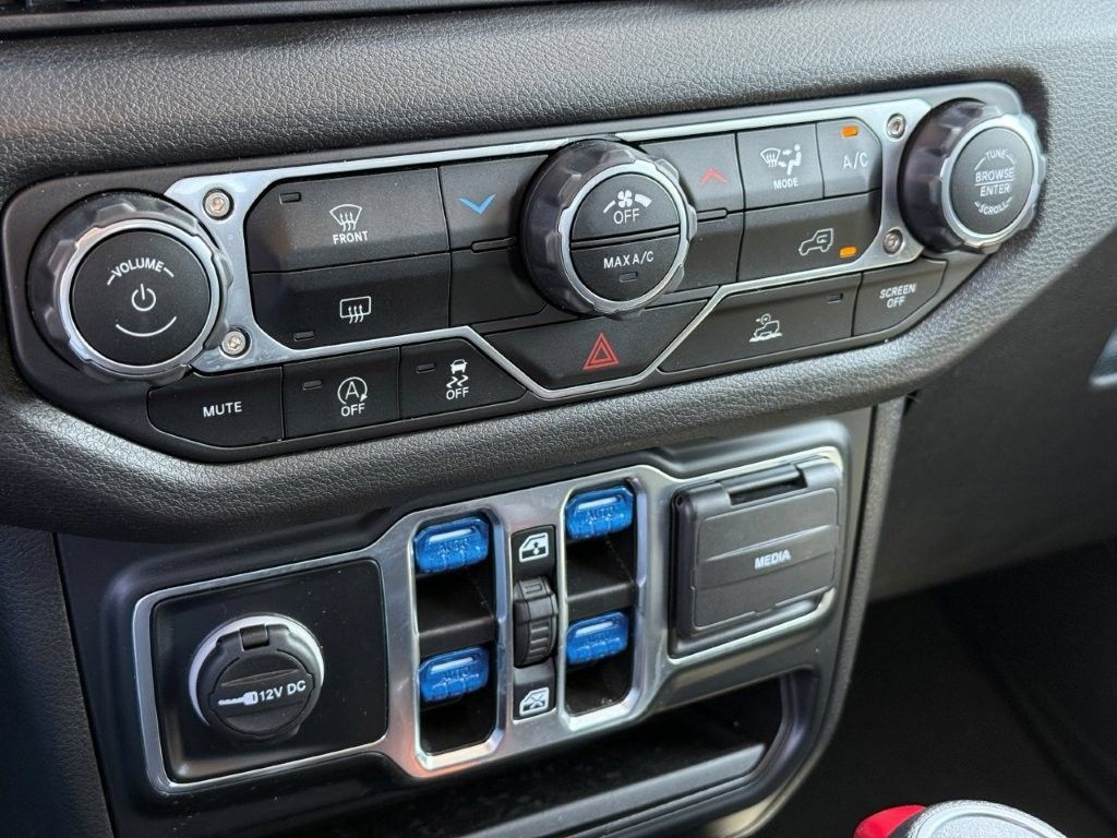 Used 2024 Jeep Gladiator Sport AWD/4WD image 27
