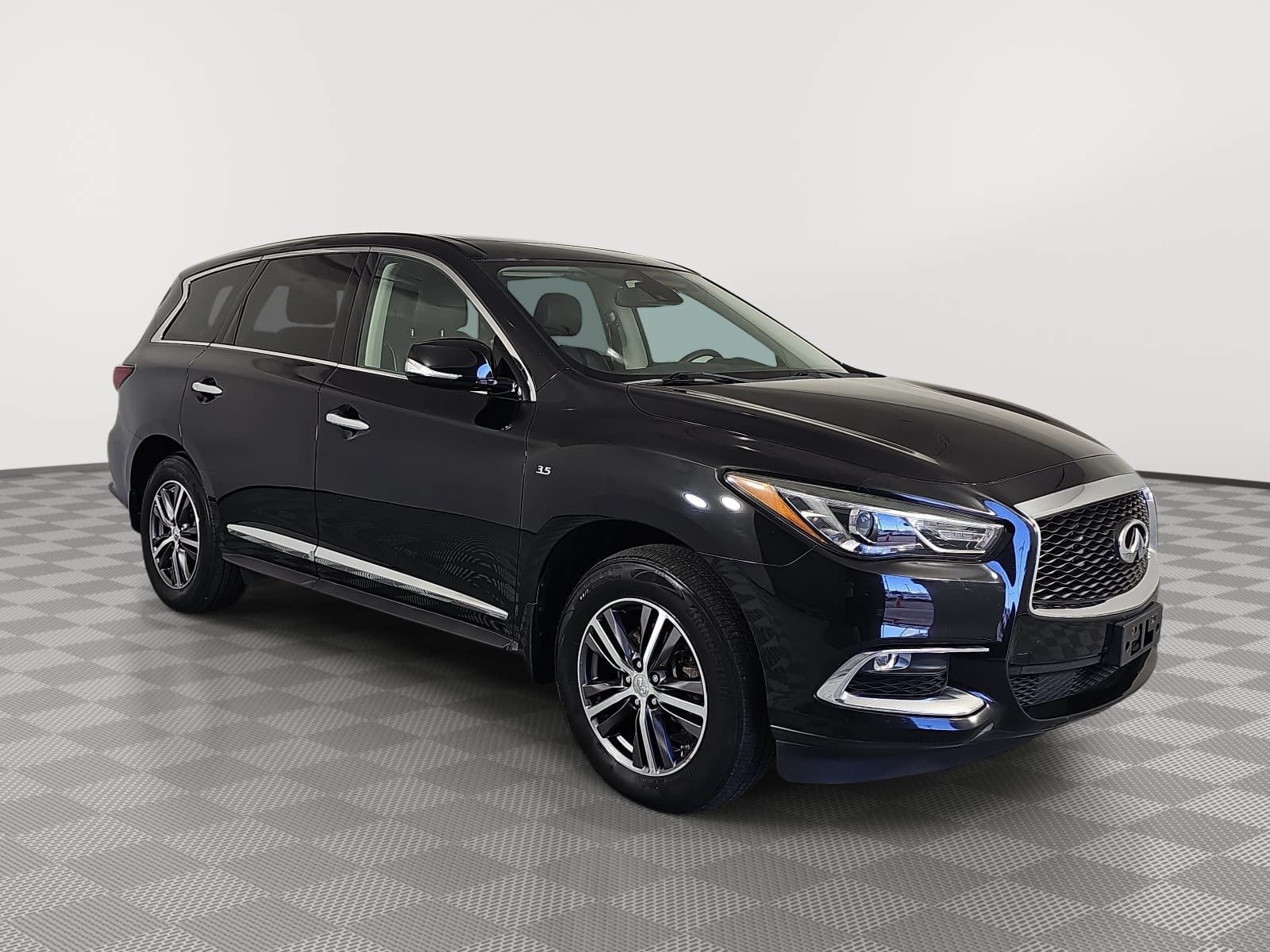 Used 2019 INFINITI QX60 Pure AWD/4WD image 2