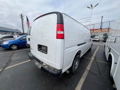 Used 2025 Chevrolet Express 2500 Extended w/ Driver Convenience Package RWD image 4