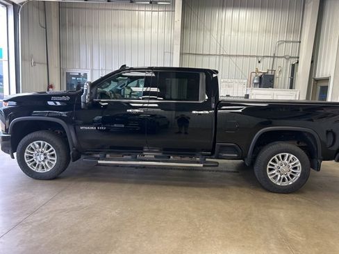Used 2020 Chevrolet Silverado 2500 High Country w/ Z71 Off-Road Package image 9