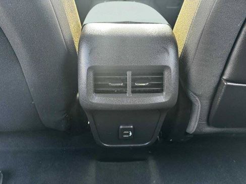 Used 2024 GMC Terrain SLE FWD image 41