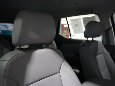 Used 2021 Chevrolet Traverse LT w/ LT Premium Package image 24