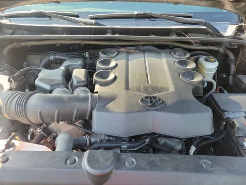 Used 2021 Toyota 4Runner SR5 RWD image 34