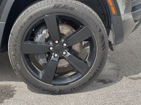 Used 2023 Land Rover Defender 130 SE image 3