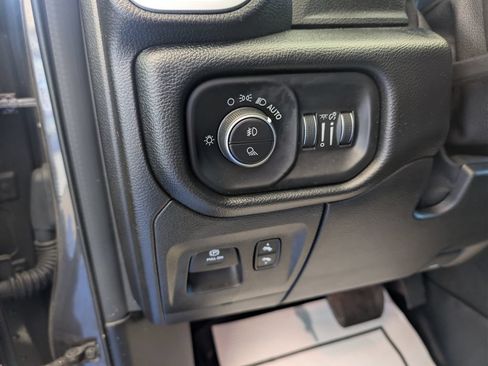 Used 2019 RAM 1500 Big Horn AWD/4WD image 18