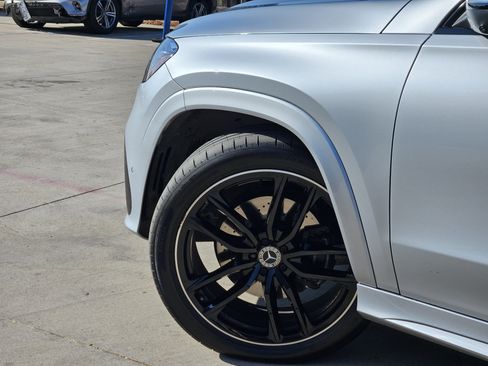 Used 2025 Mercedes-Benz GLS 450 4MATIC image 5