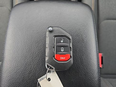 Used 2024 Jeep Wrangler Unlimited Sport AWD/4WD image 27