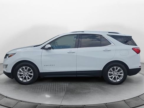 Used 2019 Chevrolet Equinox LT FWD image 2