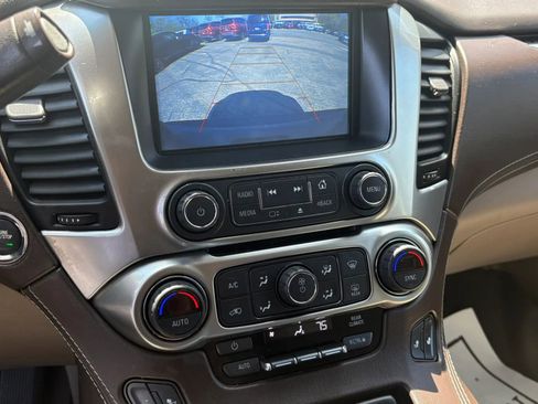 Used 2018 Chevrolet Suburban LT w/ LT Signature Package AWD/4WD image 19