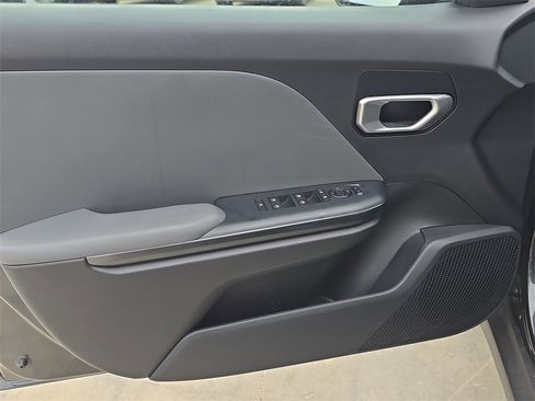 New 2025 Kia K4 LXS image 20
