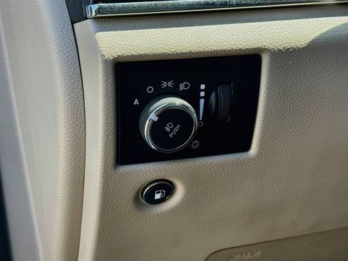 Used 2020 Jeep Grand Cherokee Limited AWD/4WD image 14