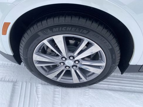 Used 2025 Cadillac XT5 Premium Luxury image 17