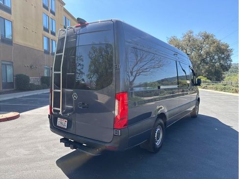 Used 2024 Mercedes-Benz Sprinter 2500 image 7