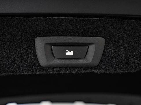 Used 2024 Lucid Air Pure RWD image 21
