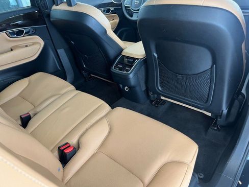 Used 2018 Volvo XC90 T6 Momentum w/ Momentum Plus Package AWD/4WD image 26