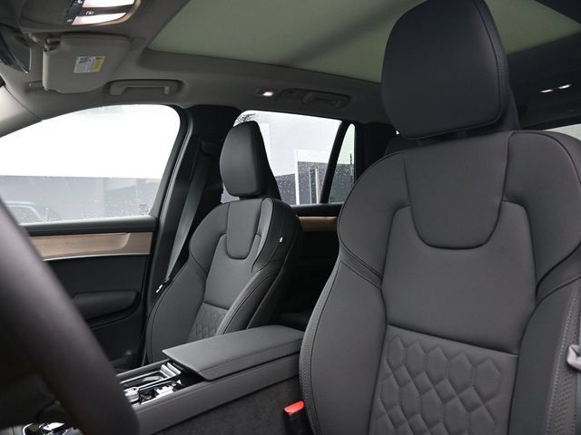 New 2026 Volvo XC90 B6 Plus w/ Protection Package Premier AWD/4WD image 9
