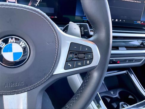 Used 2025 BMW X5 xDrive40i w/ M Sport Package AWD/4WD image 21