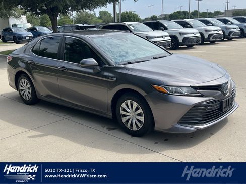 Used 2020 Toyota Camry LE FWD image 1