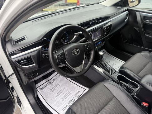Used 2015 Toyota Corolla S image 16