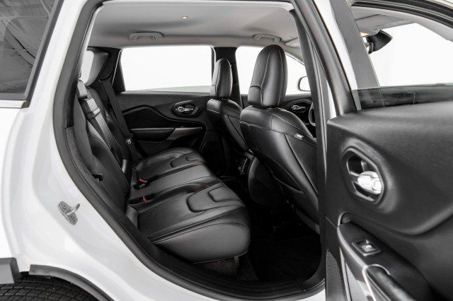 Used 2019 Jeep Cherokee Limited AWD/4WD image 35