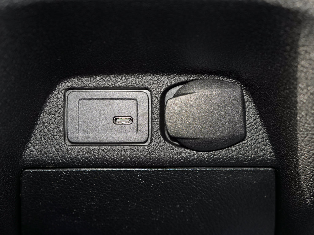 Used 2026 Mercedes-Benz Sprinter 2500 image 19