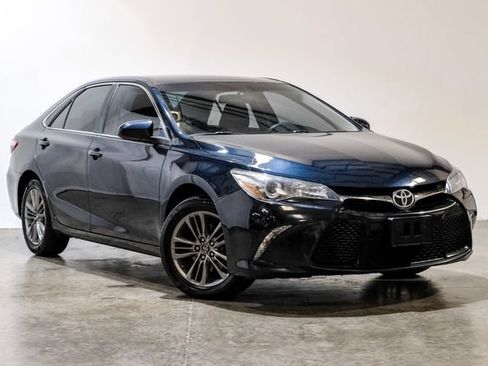 Used 2017 Toyota Camry SE FWD image 10