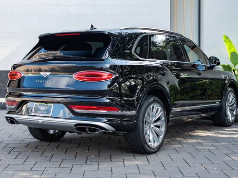Used 2023 Bentley Bentayga Extended Wheelbase AWD/4WD image 3