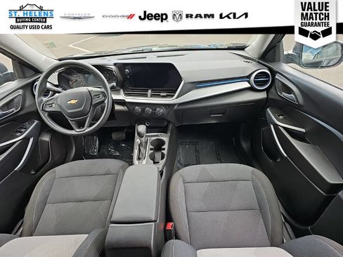 Used 2024 Chevrolet Trax LS FWD image 30