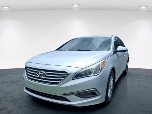 Used 2015 Hyundai Sonata SE FWD image 4