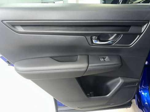 Used 2025 Honda CR-V LX image 14