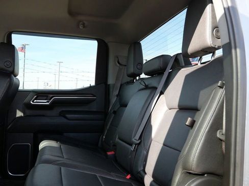 Used 2023 GMC Sierra 1500 SLT AWD/4WD image 16