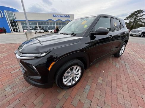 Used 2025 Chevrolet TrailBlazer LS w/ LS Convenience Package image 14