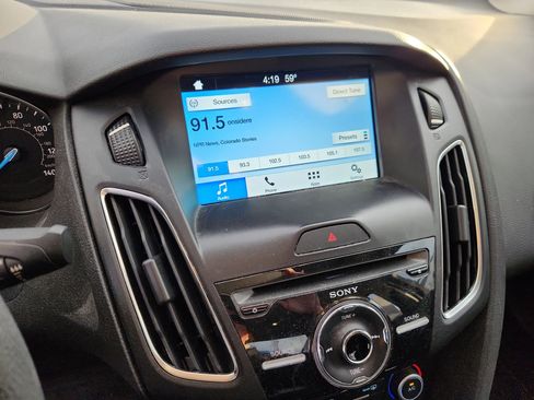 Used 2017 Ford Focus SEL image 17