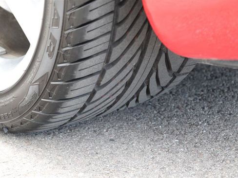 Used 2006 Chevrolet Corvette Convertible w/ Preferred Equipment Group image 38