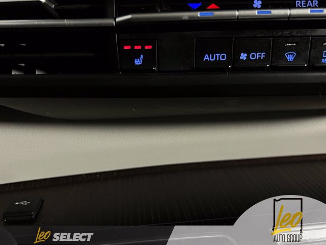 Used 2021 Toyota Sienna XLE FWD image 12